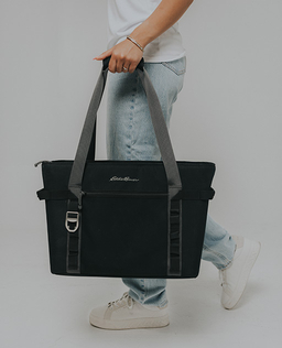 Modeling wearing Bags